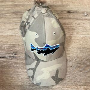 Patagonia men’s hat one size with Patagonia fish